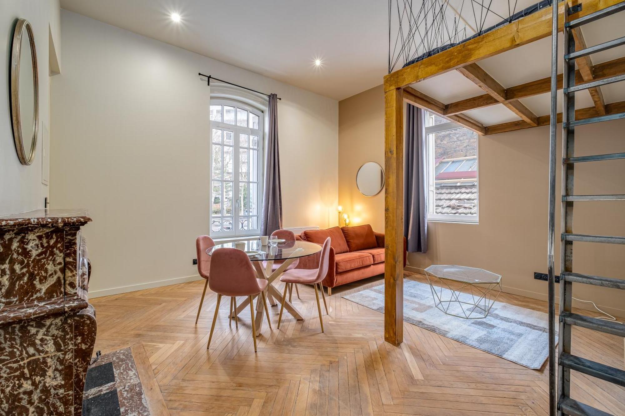 Le Poudre Cours Fauriel Magnifique Appartement Saint-Etienne  Exterior photo